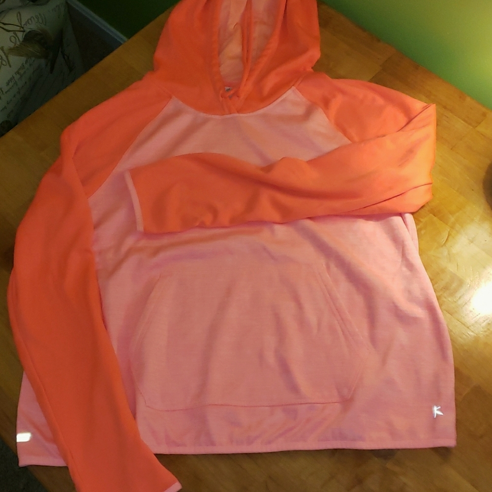 Hoodie with thumb holes